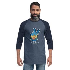 3/4 sleeve raglan shirt